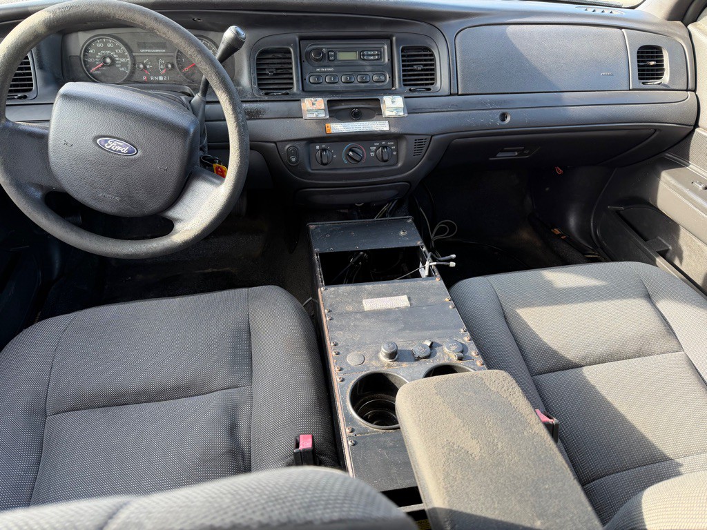 2008 Ford Crown Victoria Image 10