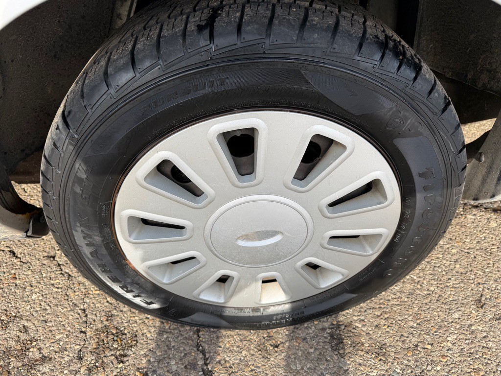 2008 Ford Crown Victoria Image 17