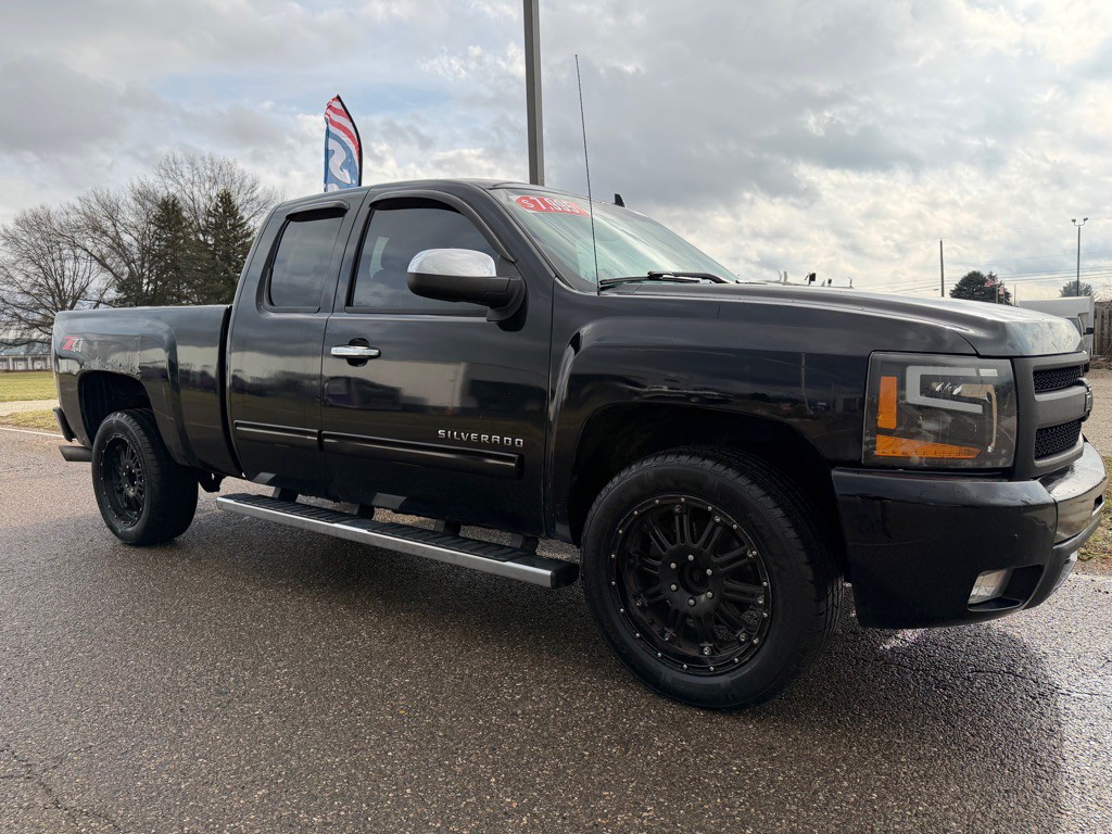 2010 Chevrolet Silverado 1500 Image 1