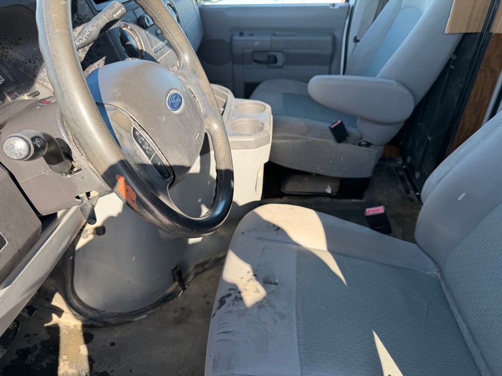 2014 Ford Econoline Image 9