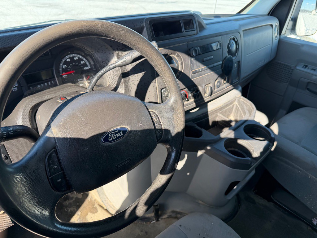 2014 Ford Econoline Image 10