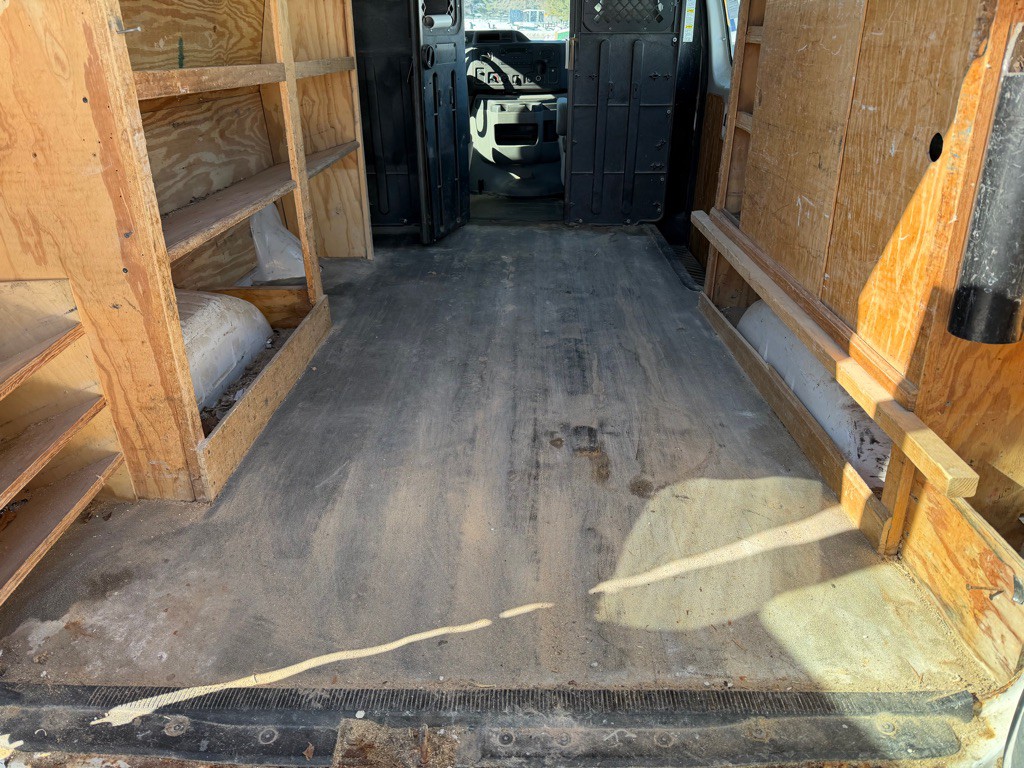 2014 Ford Econoline Image 12