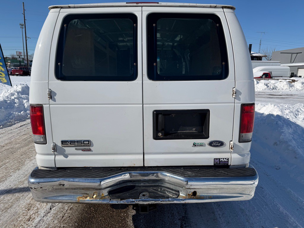 2014 Ford Econoline Image 13