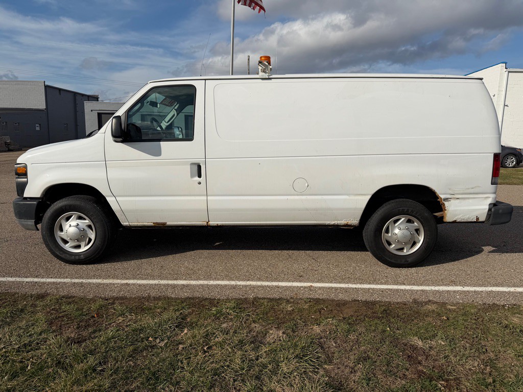 2011 Ford E-250 Image 8