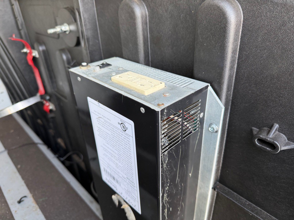 2011 Ford E-250 Image 15