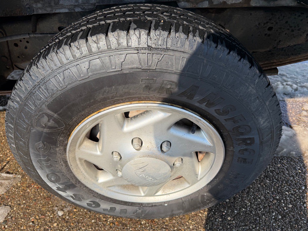 2011 Ford E-250 Image 19