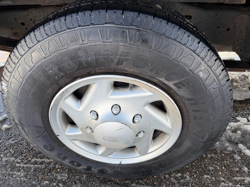 2011 Ford E-250 Image 20