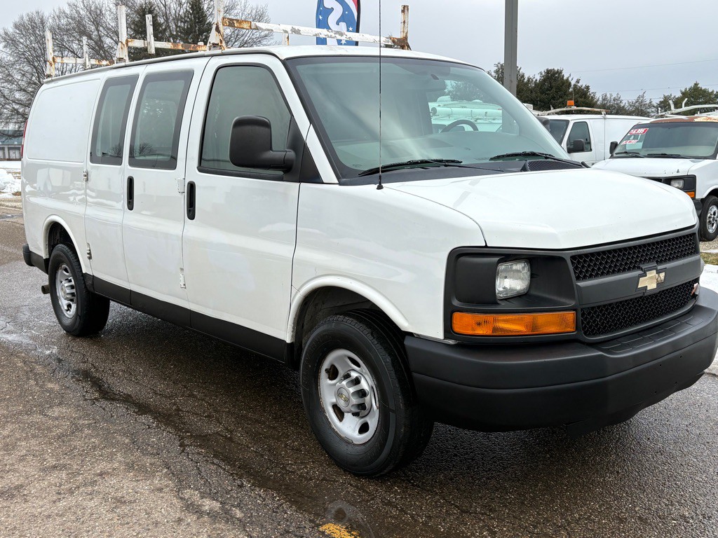 2013 Chevrolet Express Image 1