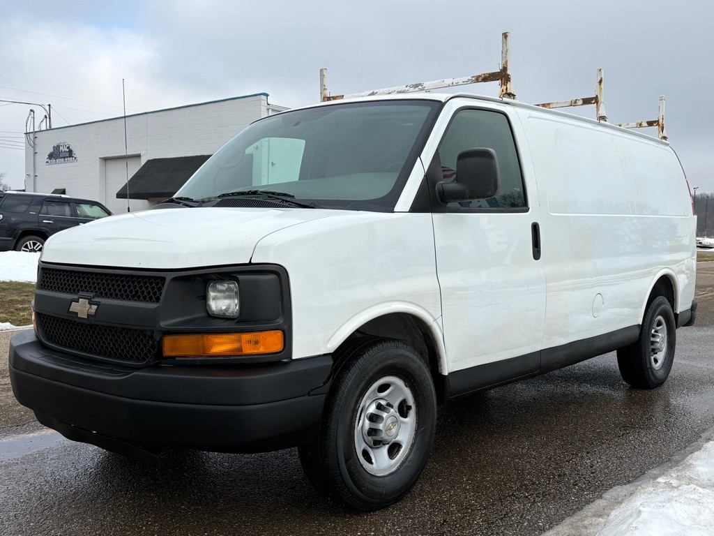 2013 Chevrolet Express Image 3