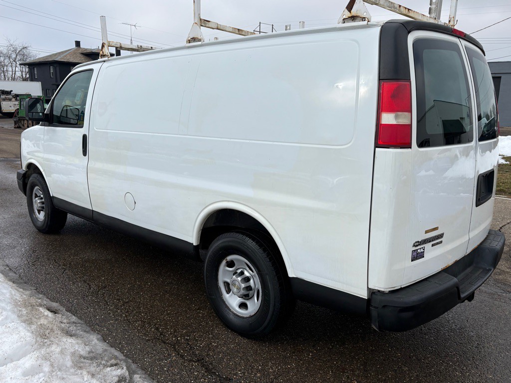 2013 Chevrolet Express Image 8
