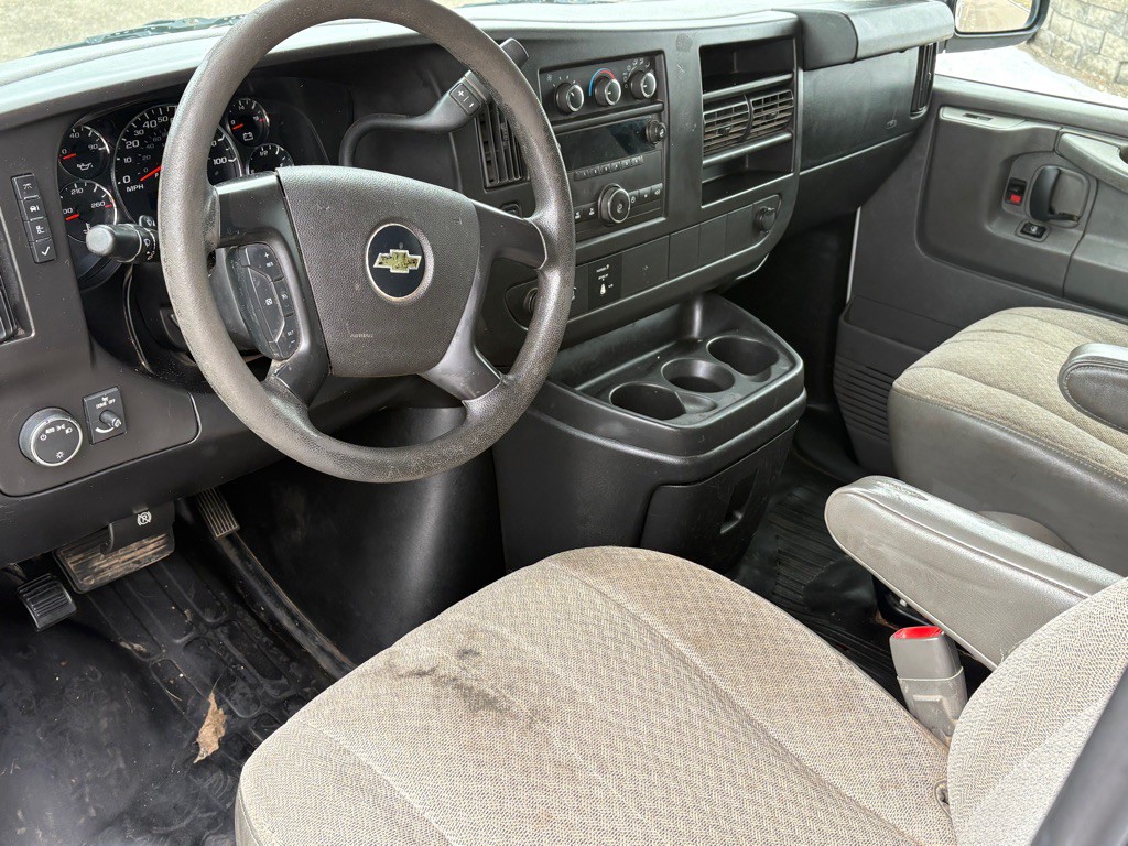 2013 Chevrolet Express Image 11