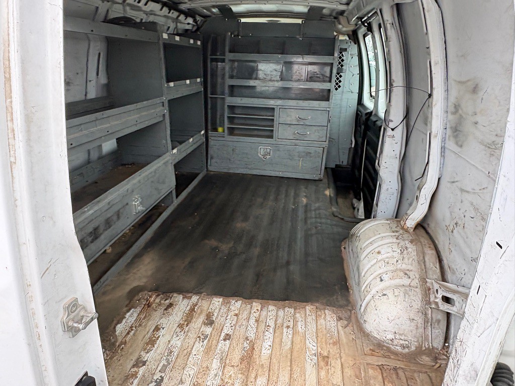 2013 Chevrolet Express Image 13