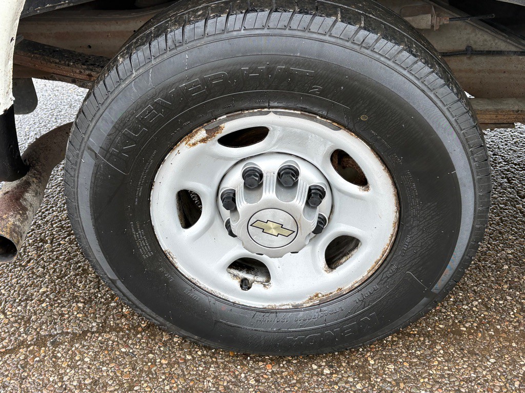 2013 Chevrolet Express Image 14