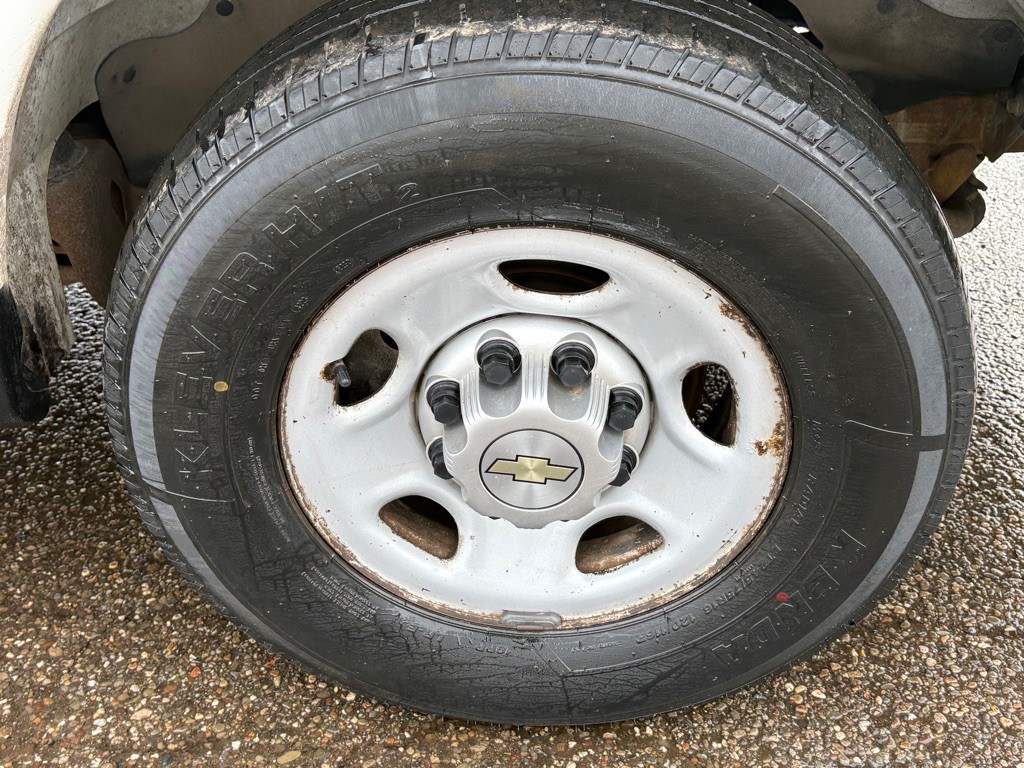 2013 Chevrolet Express Image 15