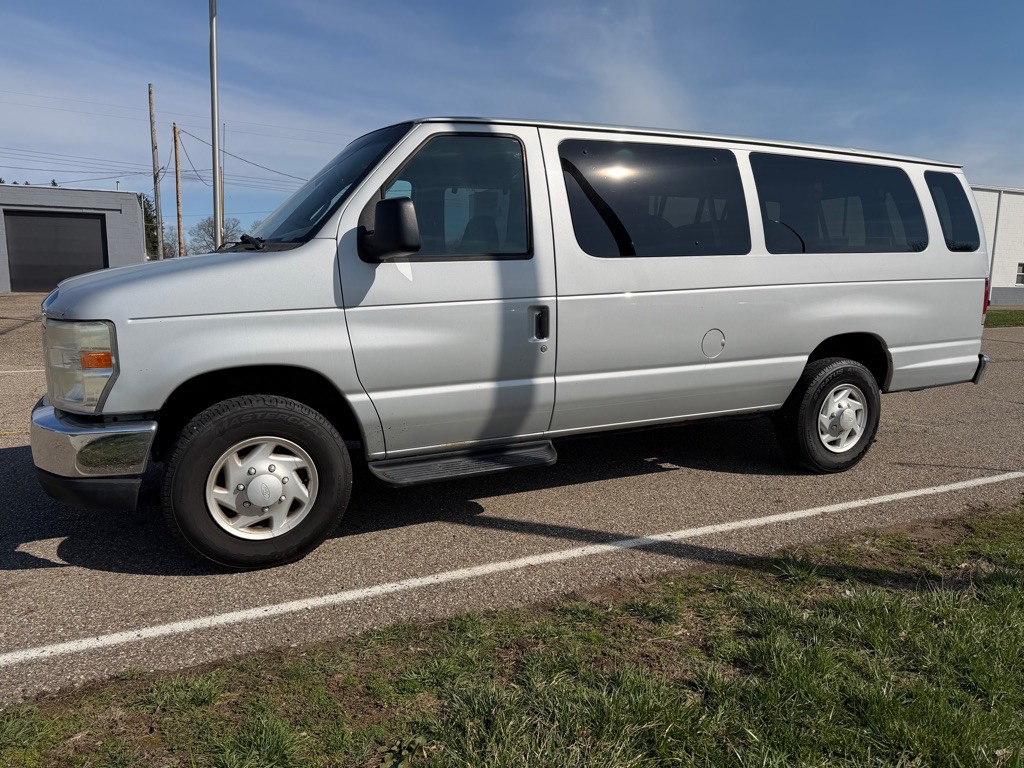 2008 Ford Econoline Image 3