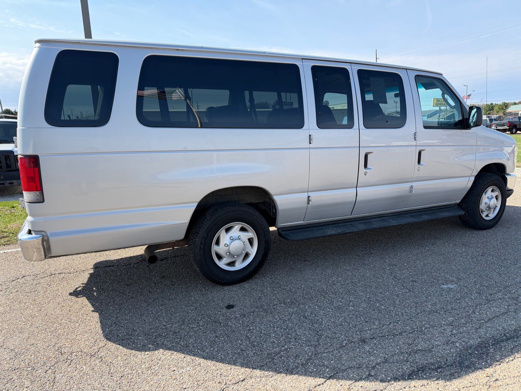 2008 Ford Econoline Image 6