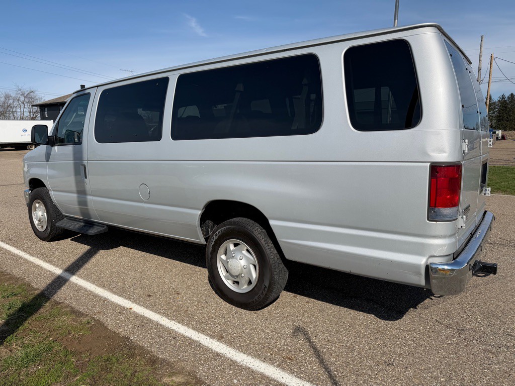 2008 Ford Econoline Image 7