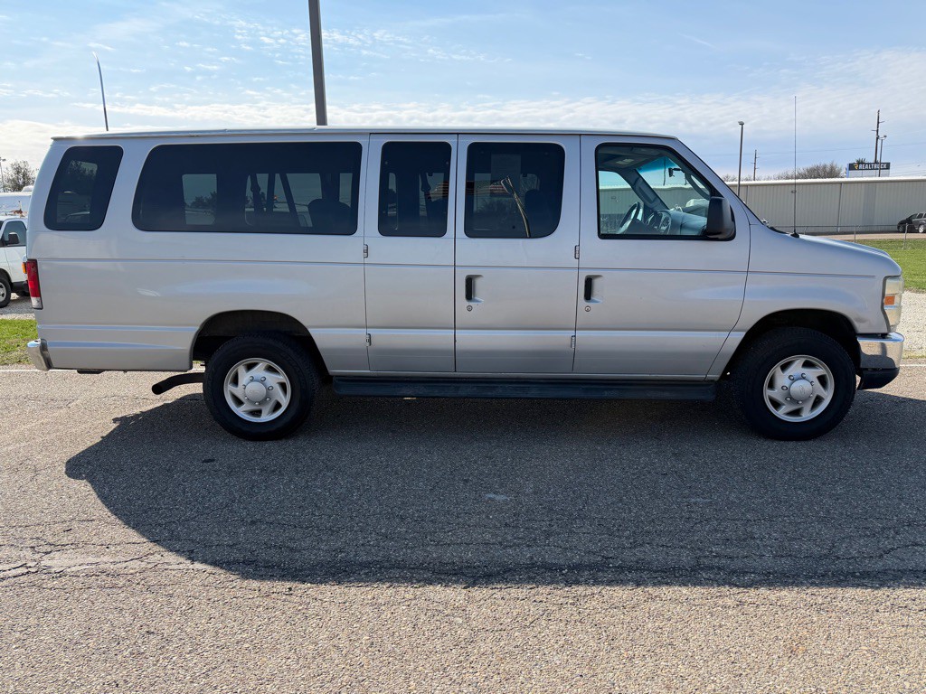 2008 Ford Econoline Image 20
