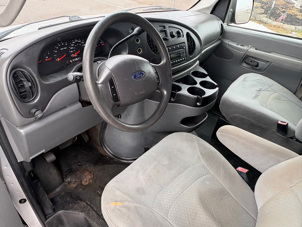 2008 Ford Econoline Image 9