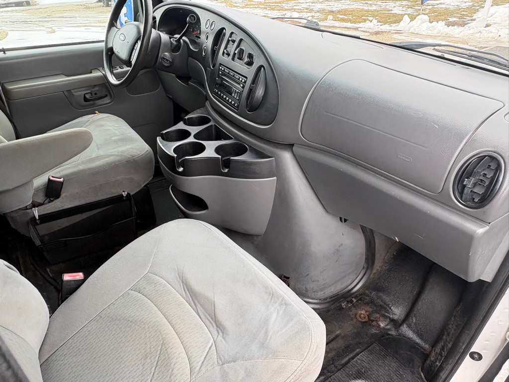 2008 Ford Econoline Image 10