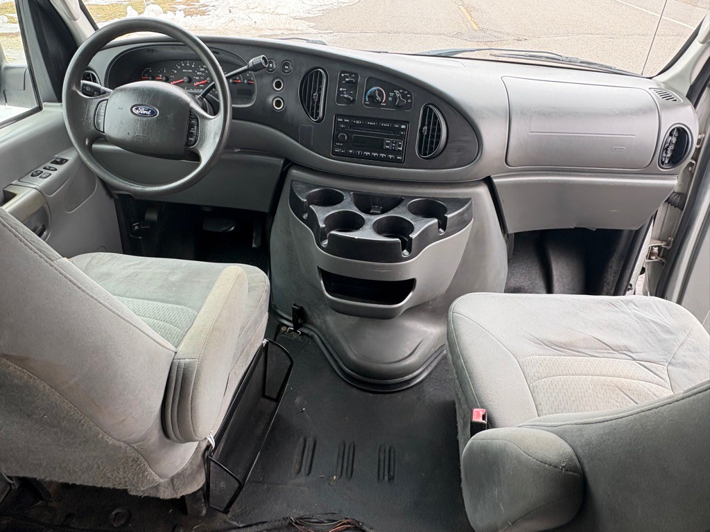 2008 Ford Econoline Image 11