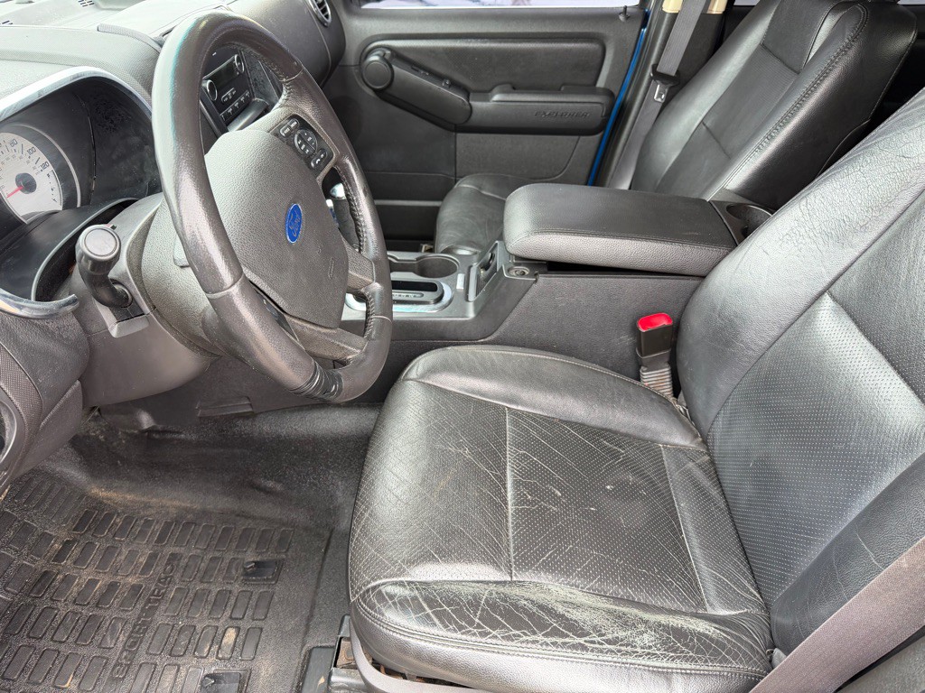 2010 Ford Explorer Image 9