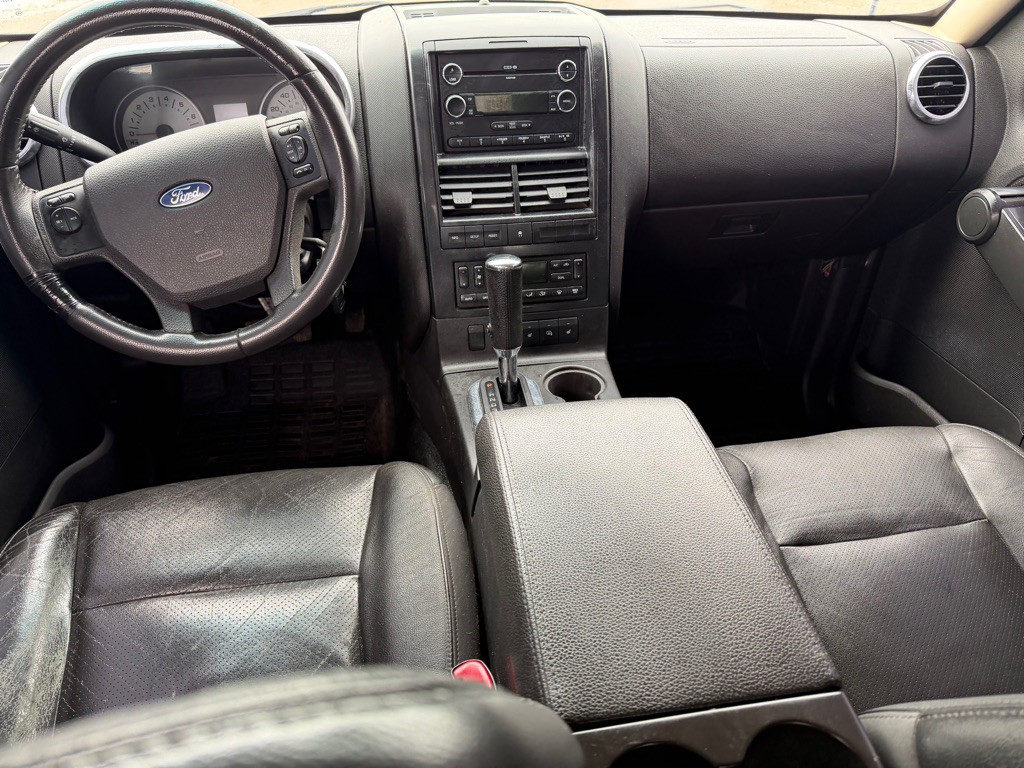 2010 Ford Explorer Image 10