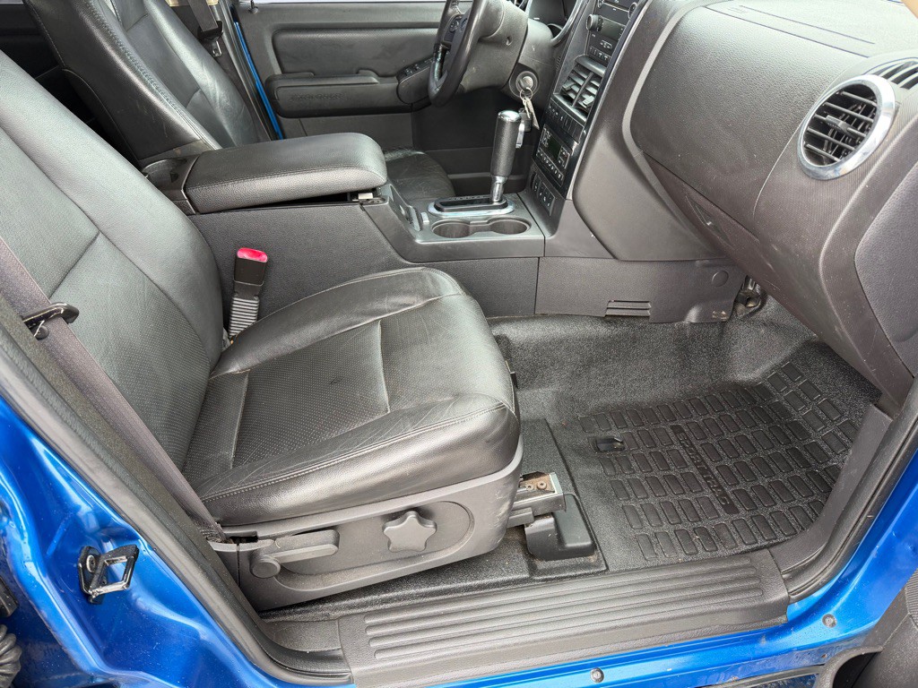 2010 Ford Explorer Image 11