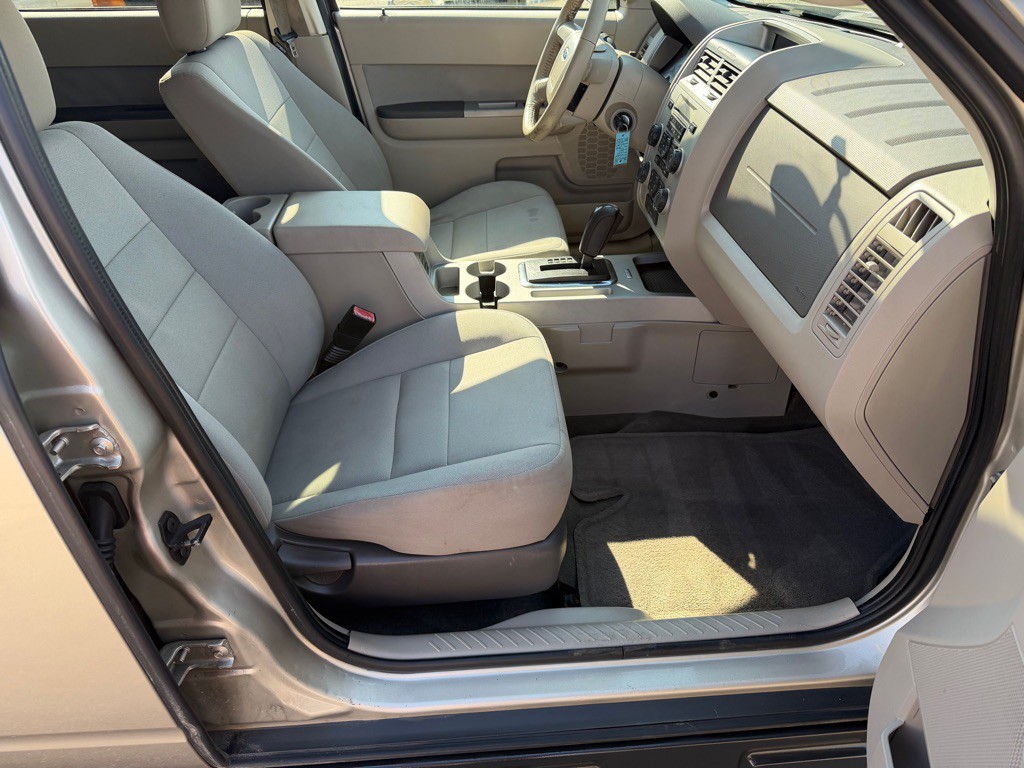2010 Ford Escape Image 11