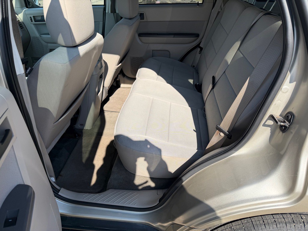 2010 Ford Escape Image 12