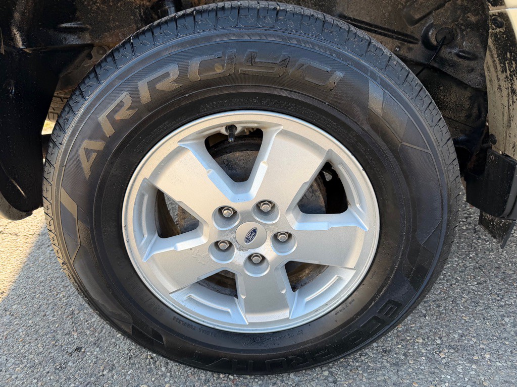 2010 Ford Escape Image 15
