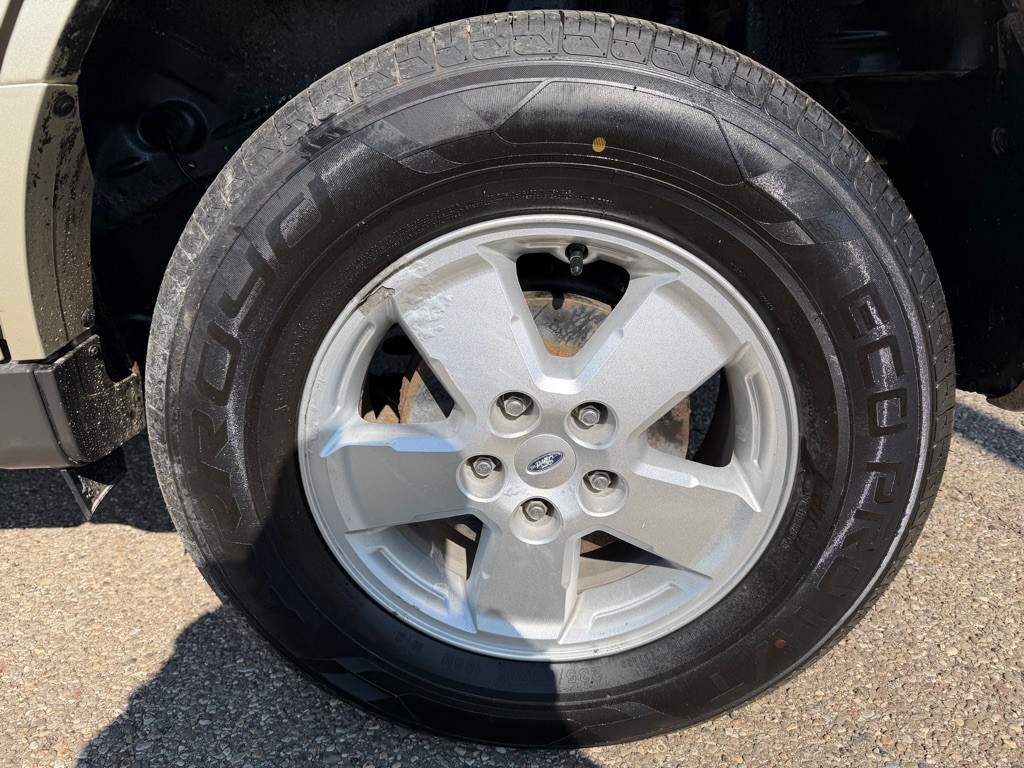 2010 Ford Escape Image 16