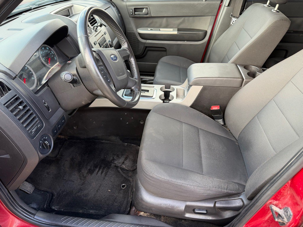 2010 Ford Escape Image 9
