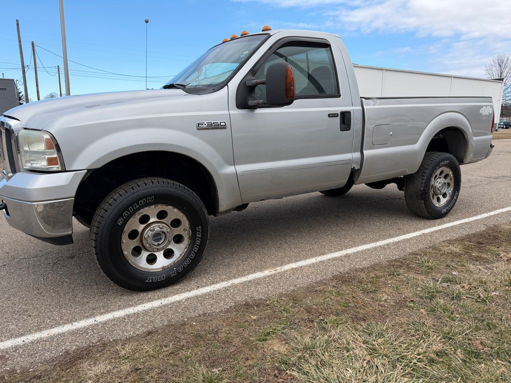 2005 Ford F-350 Image 3