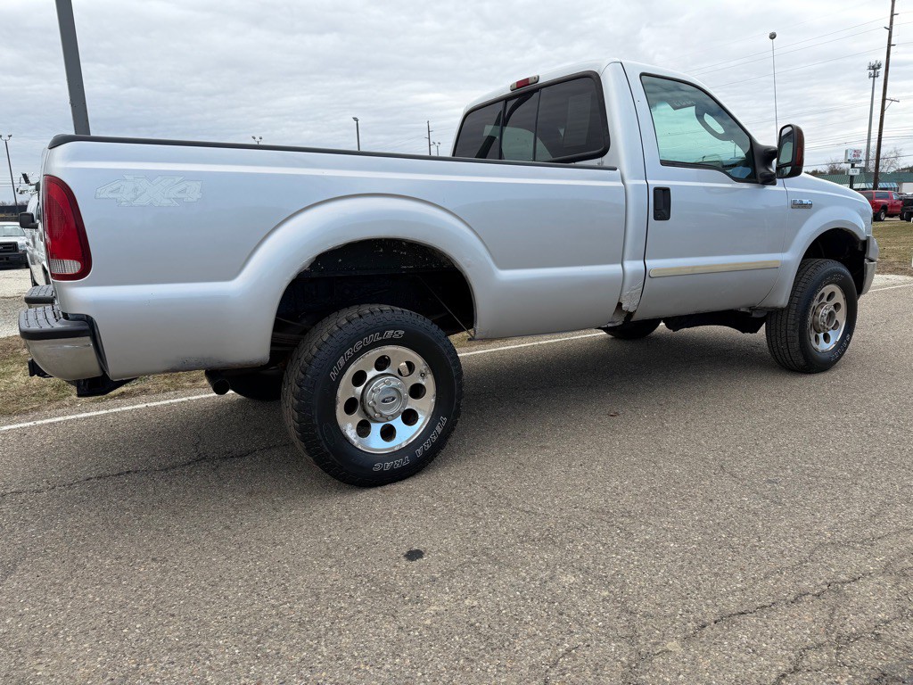 2005 Ford F-350 Image 6