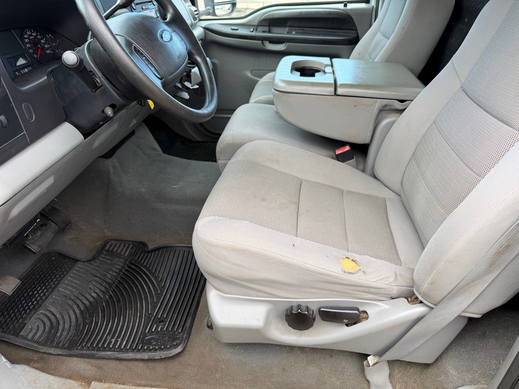 2005 Ford F-350 Image 9
