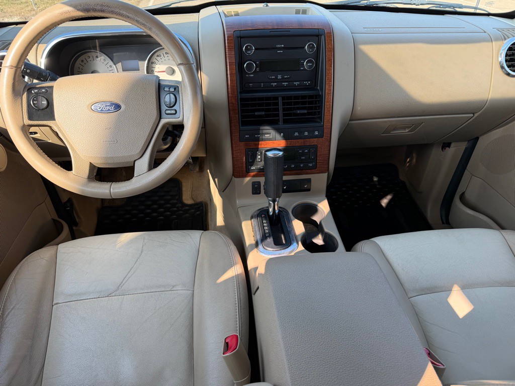 2010 Ford Explorer Image 10