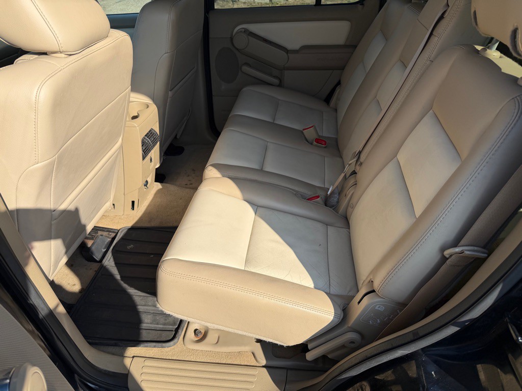 2010 Ford Explorer Image 12