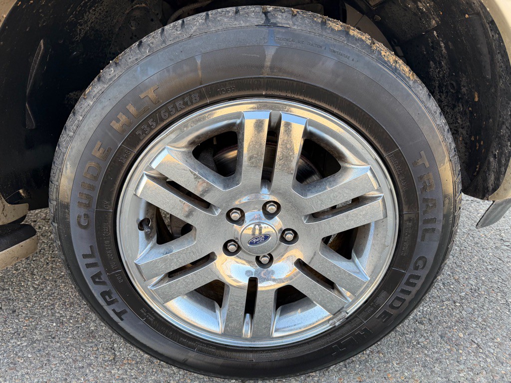 2010 Ford Explorer Image 20