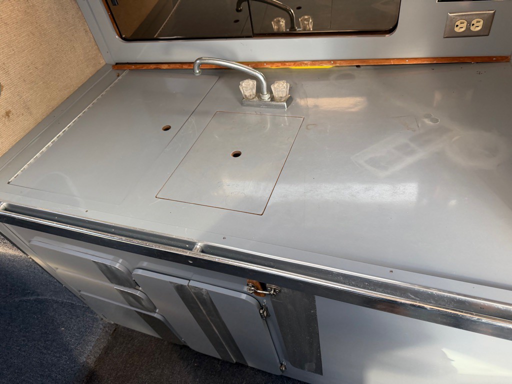 1985 RAM 285 Century Image 13