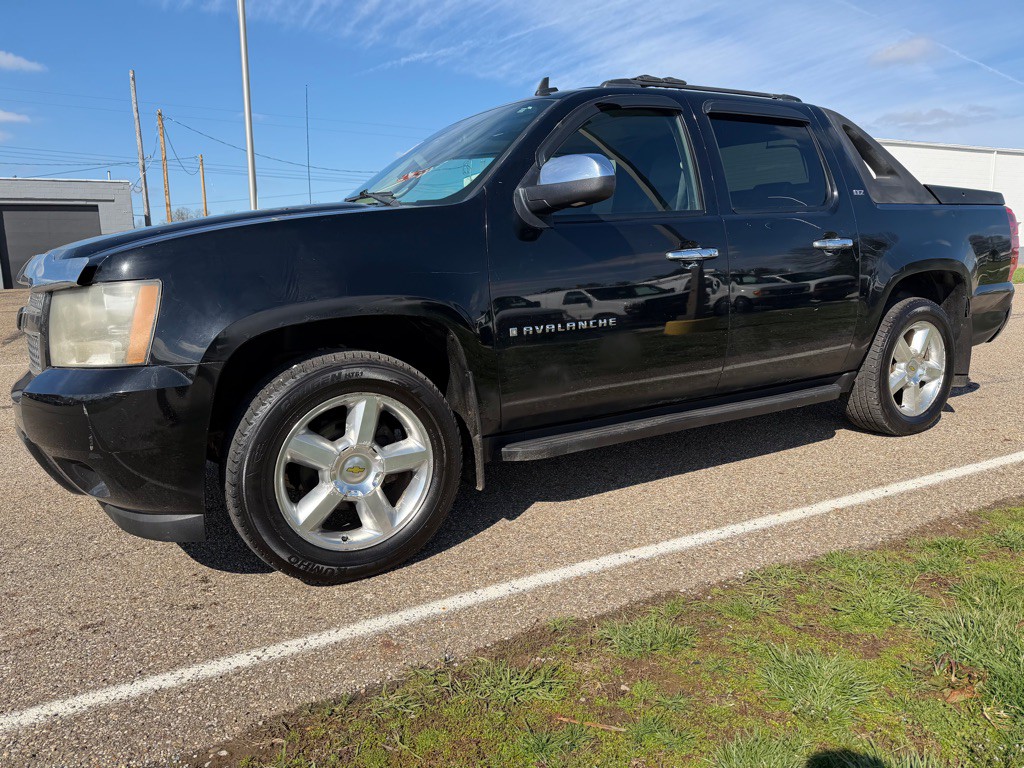 2008 Chevrolet Avalanche Image 3