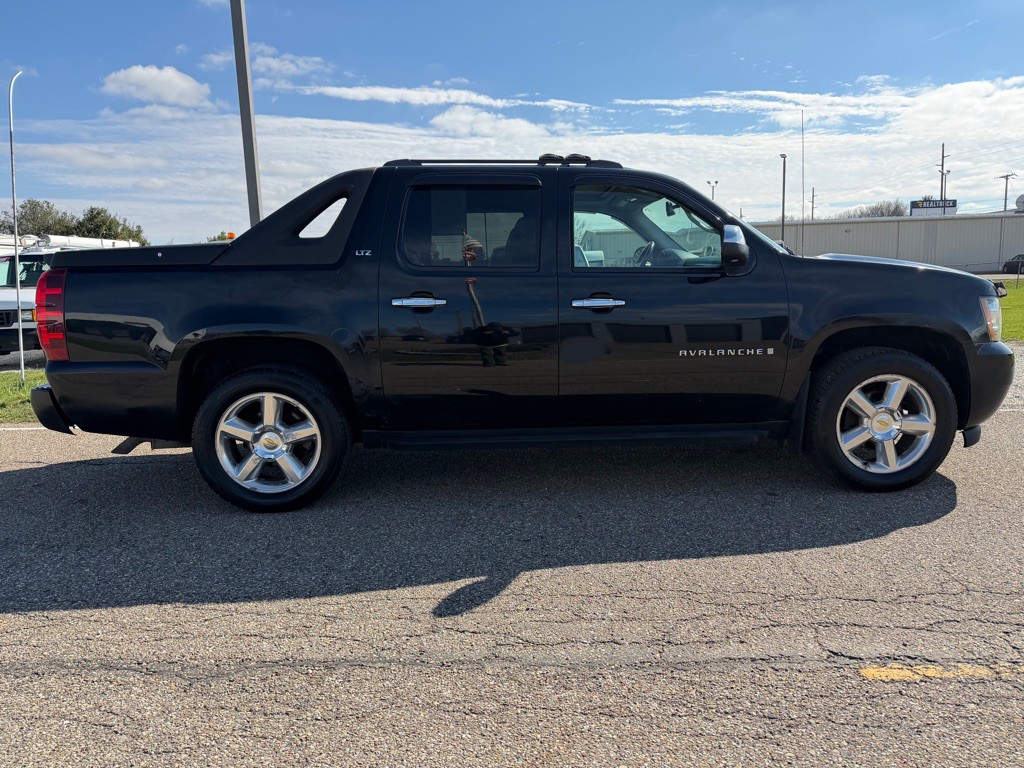 2008 Chevrolet Avalanche Image 19