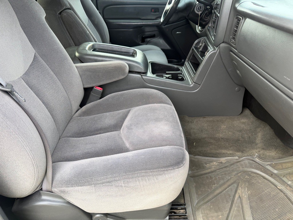 2004 GMC Sierra 2500 Image 11