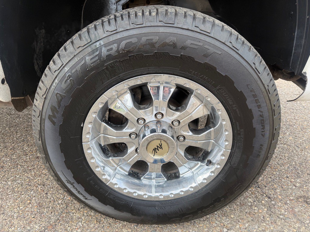 2004 GMC Sierra 2500 Image 15