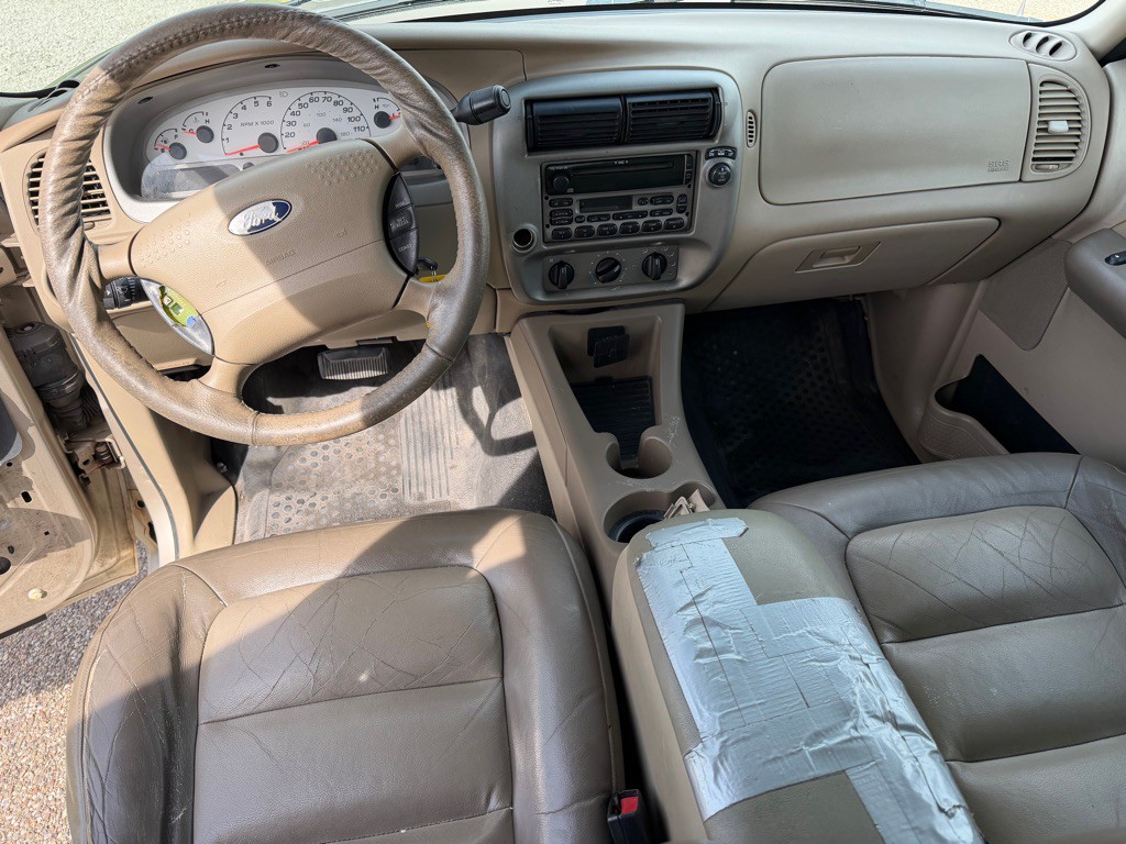 2004 Ford Explorer Image 9