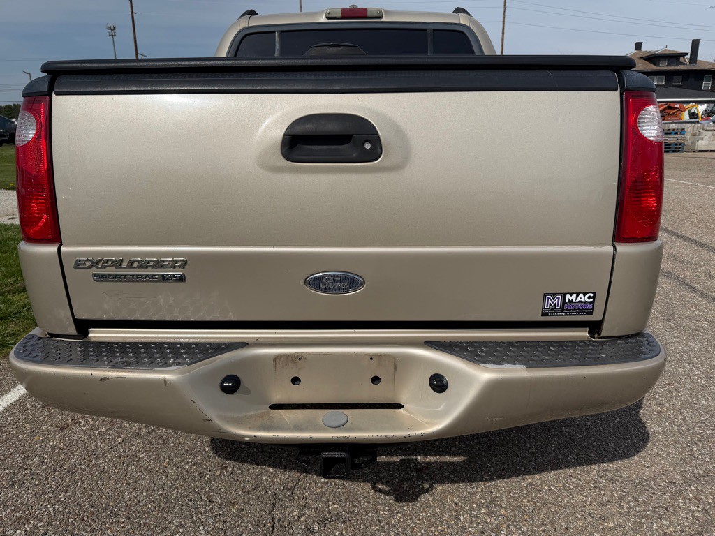 2004 Ford Explorer Image 13