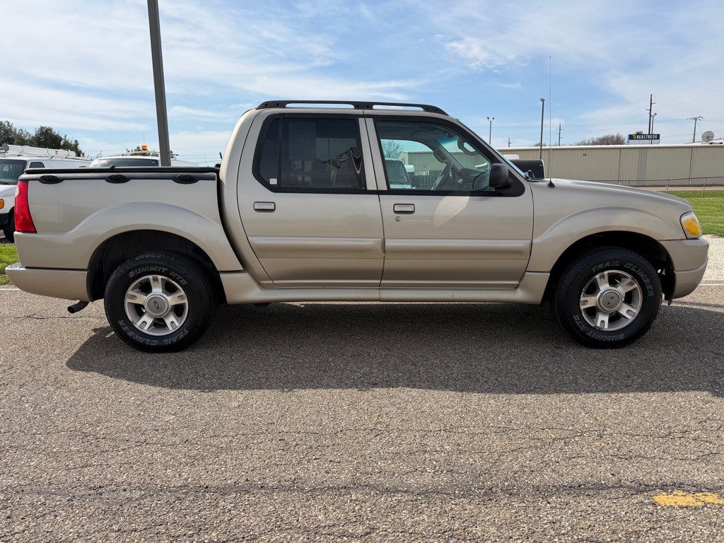 2004 Ford Explorer Image 18