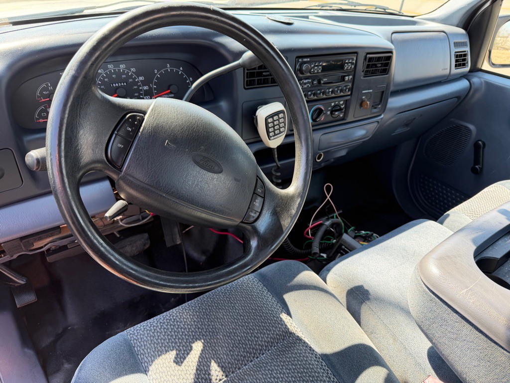 2001 Ford F-250 Image 10
