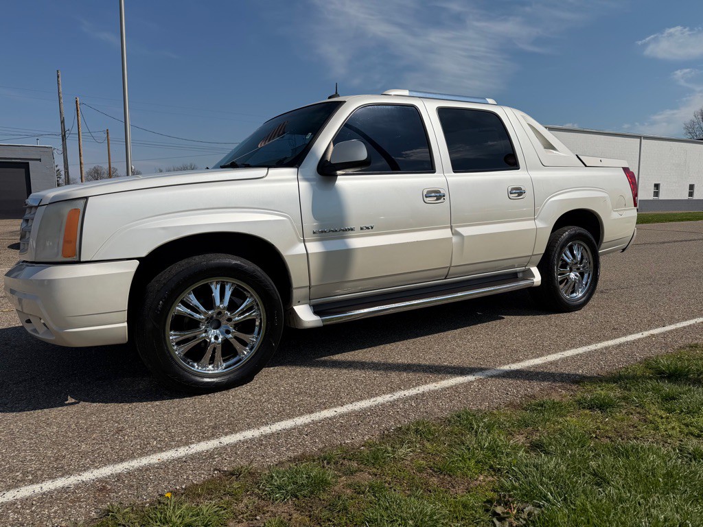 2002 Cadillac Escalade Image 3