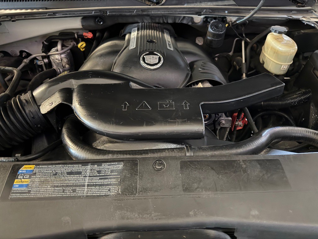 2002 Cadillac Escalade Image 5